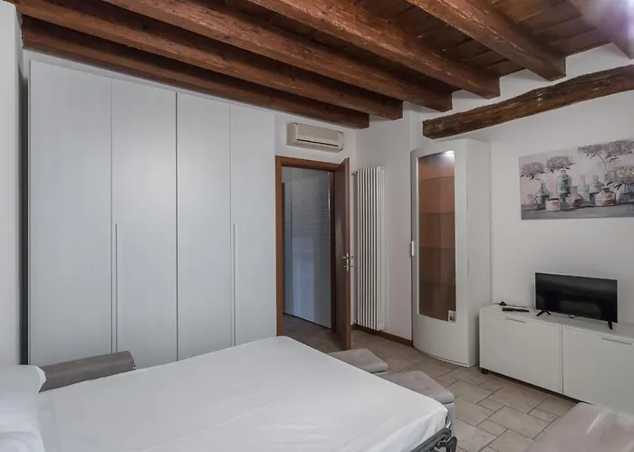 San Bernardino 8 - Immobili E Soluzioni Rent Apartamento